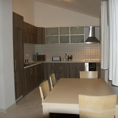 Saint Thomas Residences Penthouse Ikar 241 *